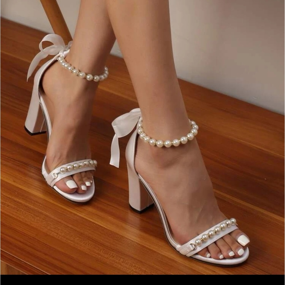 Bow & Faux Pearl Decor Satin Chunky Heeled Strap Ankles